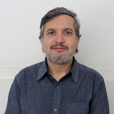 UctAntropologia's tweet photo. Conferencia del docente Héctor Mora, quien nos presenta: “#Antropología en la frontera. Un proyecto de excelencia desde la periferia”. Día lunes 23 de octubre 11:45 horas en el Auditorio H2 del Campus San Francisco. https://t.co/m6aZhg3IyN