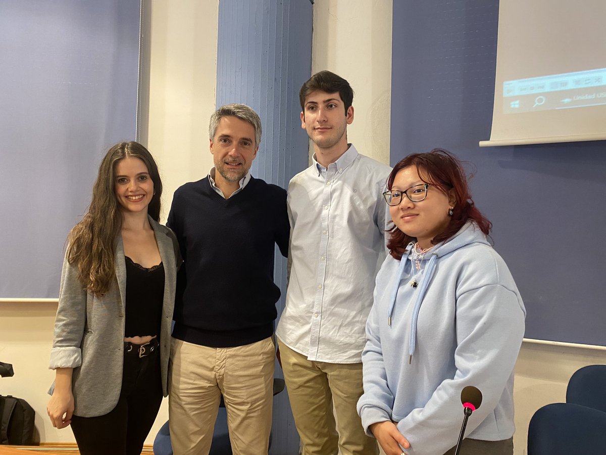 Muchas gracias <a href="/cfranganillo/">Carlos Franganillo</a> por estas horas tan intensas que has pasado en nuestra Facultad. Ha sido un honor tenerte y, además del lleno total, los estudiantes han disfrutado muchísimo de 2 horas de Periodismo puro.