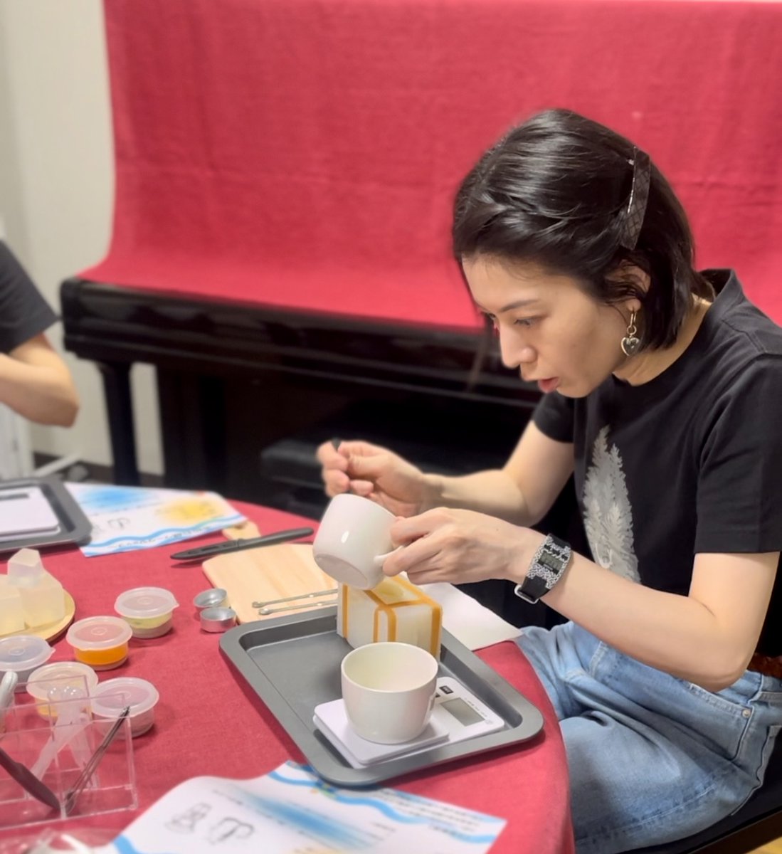 #酒粕石鹸づくり体験  第１号参加者！(๑˃̵ᴗ˂̵)
＃呉 を代表する酒蔵 #千福 の酒粕を使って、安心の食用色素で自分好みの色の #潜水艦石 を作ってみませんか。
完成品はお持ち帰り！呉の思い出をご自宅でも楽しんでみてはいかがですか。
jalan.net/kankou/spt_gui…
＃広島県呉市  ＃呉の歴史文化を体験