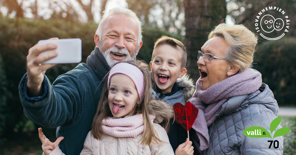 Tällä viikolla vietetään monissa kunnissa koulujen syyslomaviikkoa. Lauantaina vietettävää isovanhempien päivää voi juhlia kuitenkin milloin vain, vaikka koko ensi viikon! Lue vinkit isovanhempien ja sukupolvien välisen yhteyden juhlimiseen sivuiltamme: valli.fi/valli-ry/isova…
