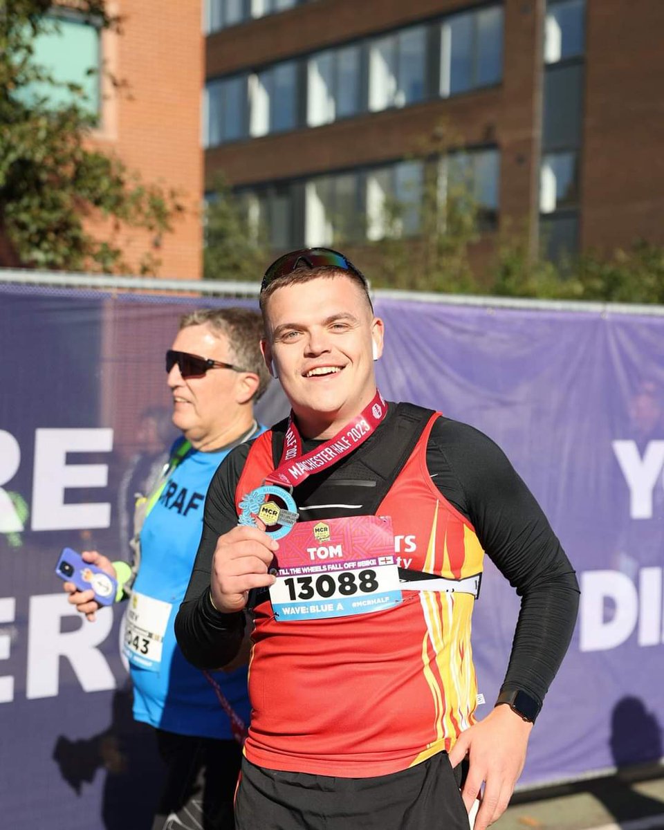 GlynsmithSmith's tweet photo. Tom Smith from @manchesterfire (G34 Hollins - White Watch) doing his bit for the @firefighters999 charity in the @ManchesterHalf 
£550 raised https://t.co/1UyoDX9av1