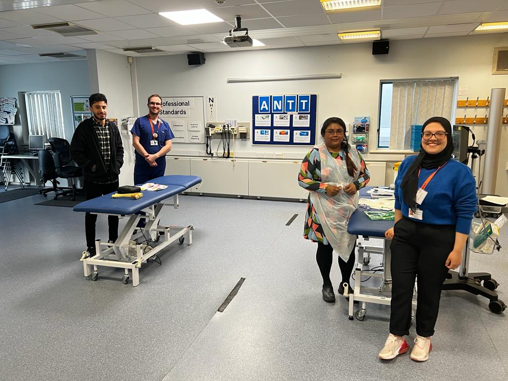 UhmbtEdCentre's tweet photo. Thank you to all that attended the IMT Clinical Skills workshop on the 16th October. It was a fantastic day for all those involved! @aaroncumminsNHS @MBHTPleuralteam @UHMBT @ClinicalSkill @EducFgh
#SupportingPatientCare #SupportingTrainees https://t.co/hSJL5G4Iub