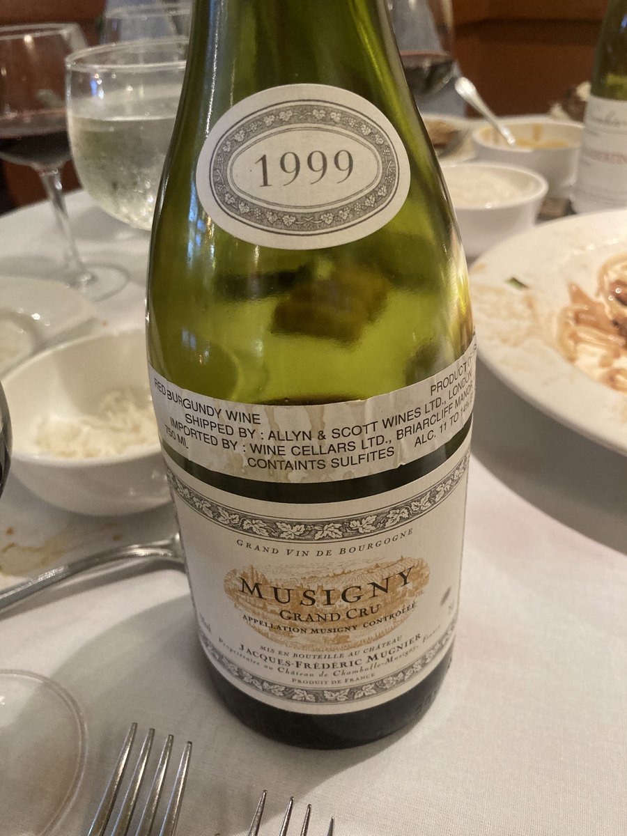 DoliverosDaniel's tweet photo. Show stopping #Burgundy,a near perfect #PinotNoir by Maestro #FredericMugnier,99 #Musigny deep ruby,Heavenly aromas of fraise de bois,Chambord,hand crushed wild raspberries,malt,dark chocolate,cherry compote,chanterelles,all wrapped in fine oak,Chanel elegance,simply immortal,WOW https://t.co/sbLzurFGS1