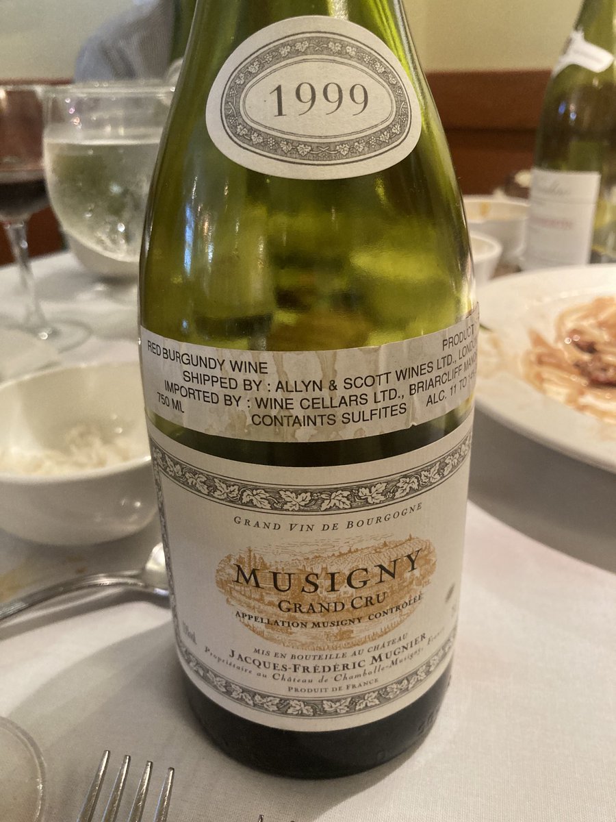 DoliverosDaniel's tweet photo. Show stopping #Burgundy,a near perfect #PinotNoir by Maestro #FredericMugnier,99 #Musigny deep ruby,Heavenly aromas of fraise de bois,Chambord,hand crushed wild raspberries,malt,dark chocolate,cherry compote,chanterelles,all wrapped in fine oak,Chanel elegance,simply immortal,WOW https://t.co/sbLzurFGS1