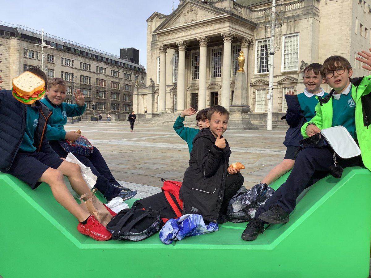 staynorHprimary's tweet photo. π₯ͺWe enjoyed eating our lunch in #milleniumsquare on these great things. Itβs the simple things in life! @eboractrust @LeedsCityMuseum #makingmemories #staynorschooltrip 1 more photo in comments. https://t.co/Tg3YKrKcV7