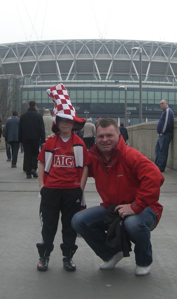 Froglad63's tweet photo. Happy Birthday to ⁦@OliNics⁩ my away day travelling companion and best mate, granted one of these pictures isn’t from the recent past 🇾🇪🍻🍺🎂👍🐸 https://t.co/xdVZPN12Yj