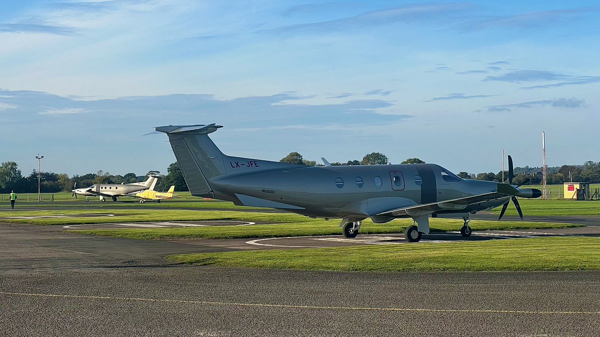 Wolverhampton Halfpenny Green Airport tweet media
