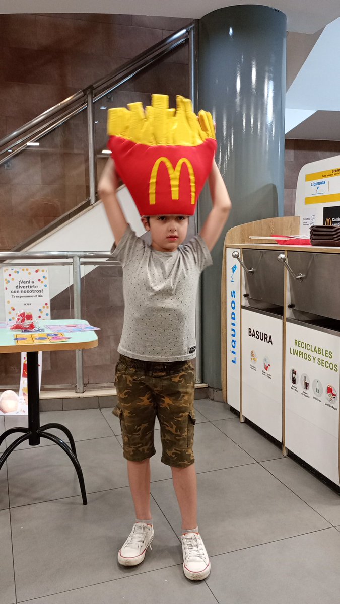 damitadconcordi's tweet photo. Hola soy mamá de Juan, el tiene autismo, el fue diagnosticado a los 4 años, desde que tenemos el CUD la obra social cubre al 100% su tratamiento, el costo del mismo ronda los $320.000 mensuales. 
Si el CUD fuese eliminado no podríamos pagarselo.
Por favor voten a conciencia. https://t.co/SSgJil1xox