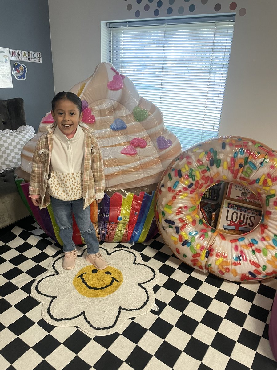 MsAlexis_Cook's tweet photo. Candyland review day up in Ms. Cook’s class! 🍭 🍬 @weselementary @MagISDLiteracy @MagISDMathk4 @MagnoliaISD https://t.co/p9BbYSFYaM