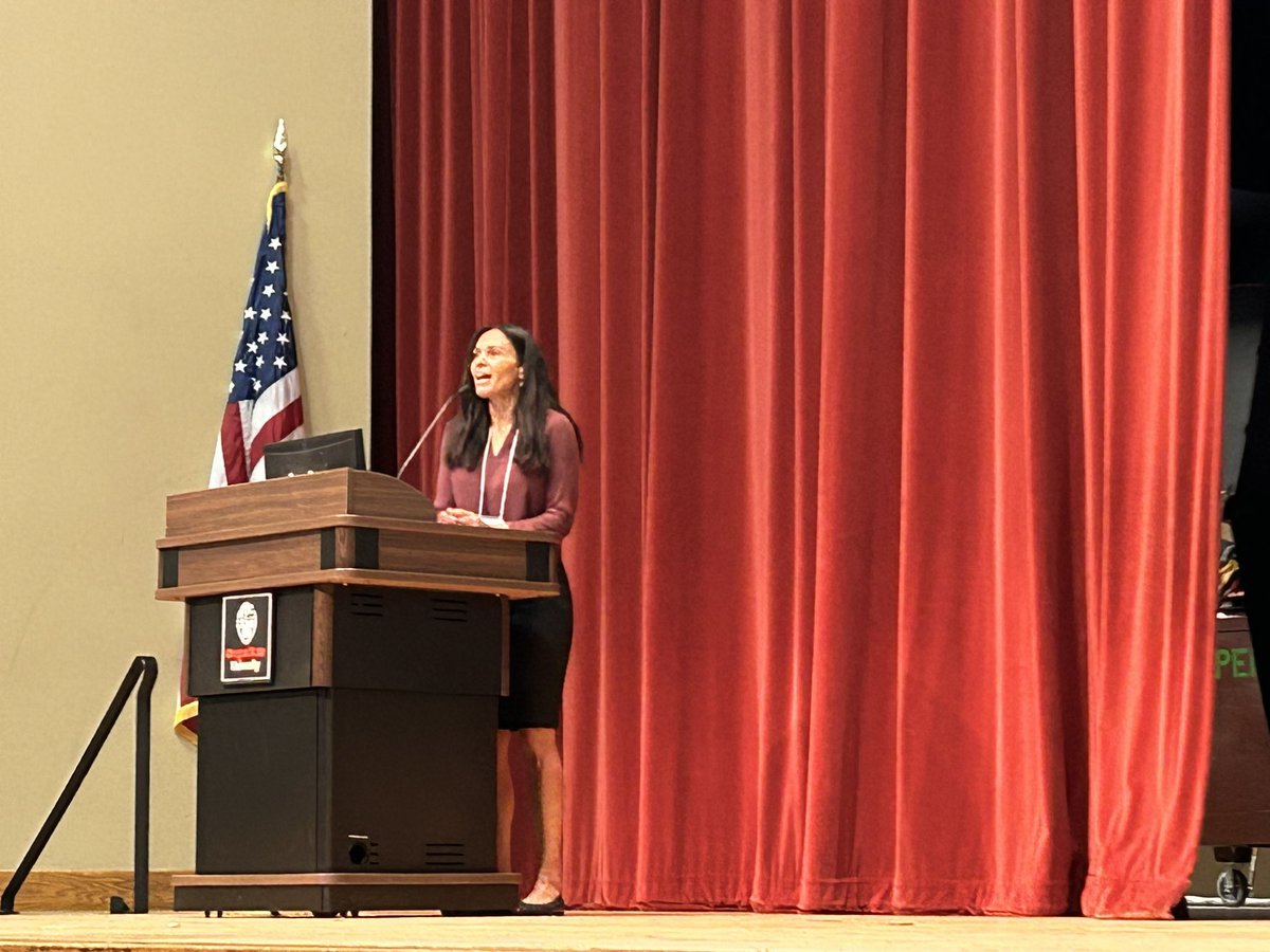 chanyasulkit's tweet photo. Great learning, connections, laughter at the @ORPublicHealth’s annual conference! Thankful to be here on behalf of @PublicHealth & looking forward to all that this day holds 🙏🏻
#AdventuresInPresidenting #publichealth #PlayForHealth #ReadForHealth #Vote4Health #SpeakForHealth https://t.co/uijXhKcoZs