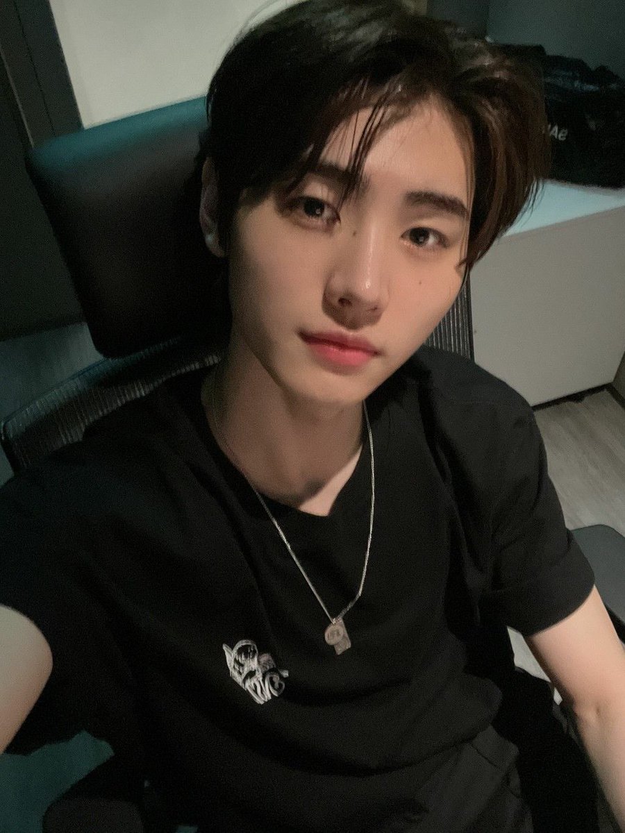had a dream about sunghoon last night