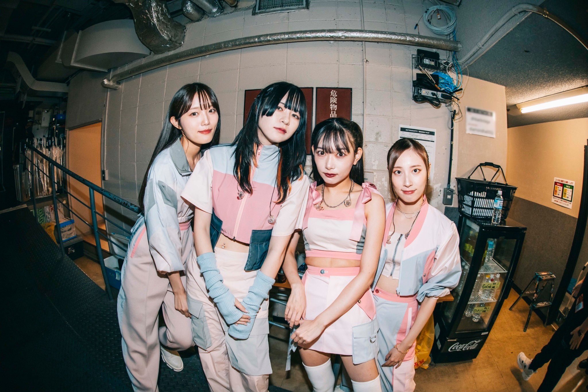 F8p27DFbAAASYcc?format=jpg&name=large