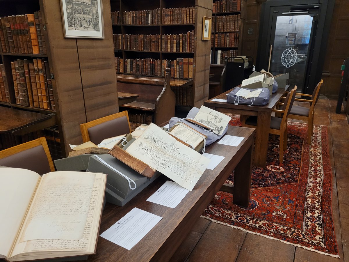 We were so happy last week to welcome back St John's medical freshers and 2nd yrs together with their tutor @ZoltanMolnar64 to look at anatomy books in the newly refurbished Old Library. What a fun way to spend an afternoon! #specialcollections #anatomy