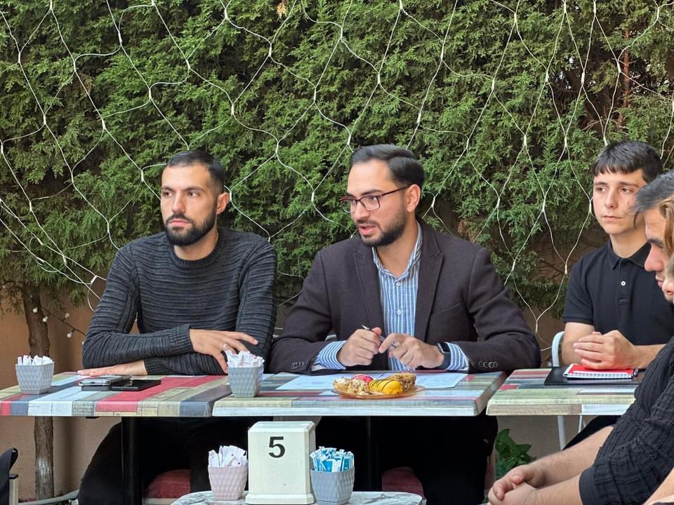 AkGenclikKmlps's tweet photo. İlçe Başkanımız Yavuz Yılmaz, Yeni Seçmen Başkanlığımız tarafından düzenlenen Şehit Halil Kantarcı Anadolu İmam Hatip Lisesi teşkilatımız ile bir araya gelerek sohbet etti. 

Yerel seçimlerde AK Belediyecilik Meşalesini AK Gençlik ile yakacağız 😎🚀 https://t.co/0nbI8jS5kW