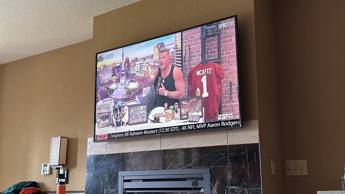 TheRealKenny8's tweet photo. On my honeymoon watching @PatMcAfeeShow and the stooges’ progrum. Keep workin fellas. https://t.co/pqTsXsu4Qh