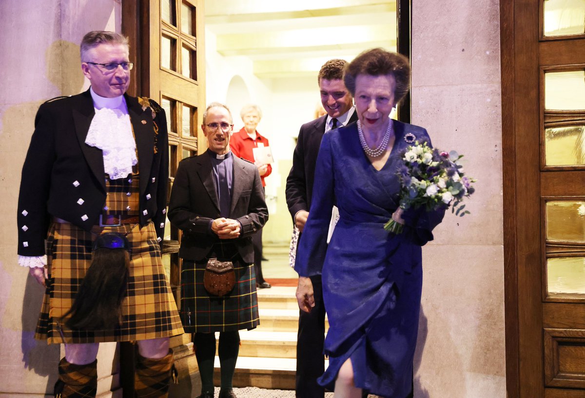 scots_inlondon's tweet photo. So much to share with you from our #Gala evening, we are going to start with our Patron, HRH The Princess Royal who met reps from all our member organisations and gave a welcoming address to all performers, guests and staff #PrincessAnne #ThePrincessRoyal #Scottish #scotsinlondon https://t.co/9lBreYenLs