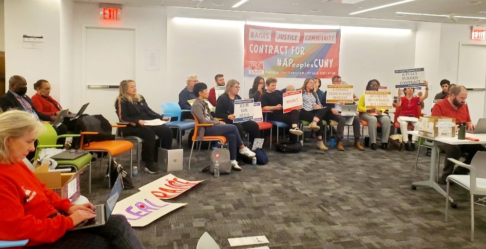 HunterPSCCUNY's tweet image. The #CUNY Board of Trustees canceled a hearing they're required to hold yesterday, running instead a chaotic zoom mtg. People who planned to attend to hear testimony had no access to this public mtg. If you offered testimony, you had no way of listening to others. 1/2