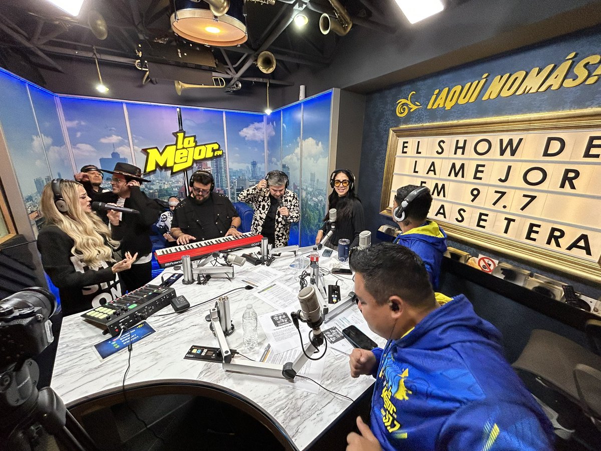 LaMejor's tweet image. ¡Gracias @LaCaseteraMX por acompañarnos en #ElShowDeLaMejor!🤩🎤
¿Ya escuchaste su más reciente sencillo #SiComoTeAmoMeAmas?🫶🎶
#AquíNomás 🤠