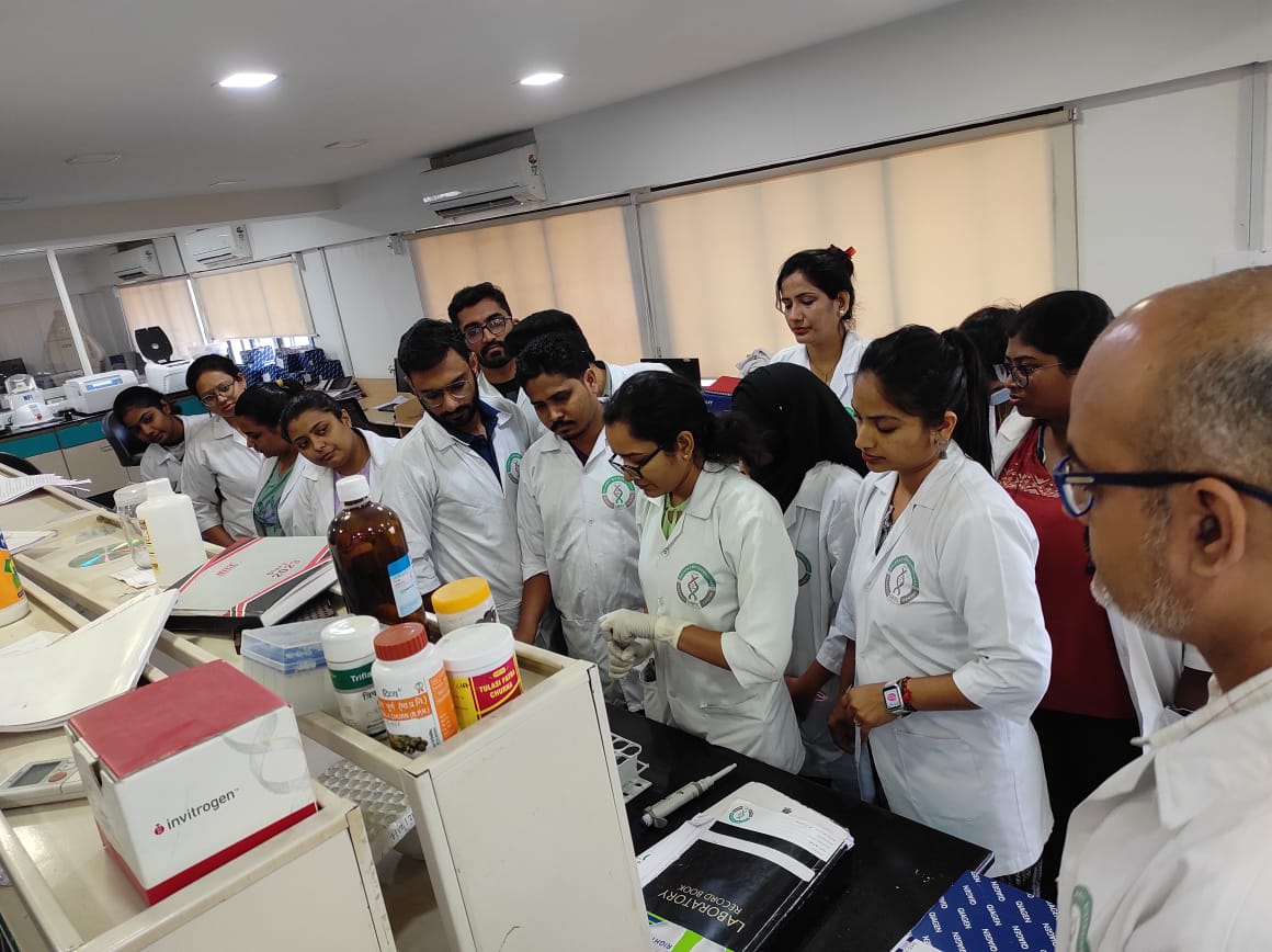 gbrc_gujarat's tweet photo. Glimpse of day-8 activities of two weeks Hands-on training on "Plant Tissue Culture & Transgenics". Jointly organized by @gbrc_gujarat and @anandagriuni at GBRC.
#transgenics #planttissueculture #biotechnology
@vnehra @ChaitanyaGJoshi @gsbtm @GujBiotechUni https://t.co/dVvOCBAXxG