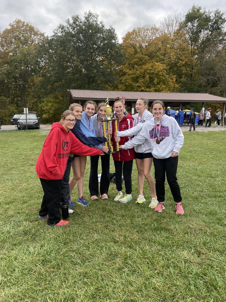 Washington-Greene County race yesterday! Our top 20 girls: Meagan McKenna 🥇, Reagan Fisher 🥈, Grace Senneway 🥉, Alexis Conway 7, Alaina Abbato 9. And for the boys: Zach Byers 🥇, Colton Silvestri 14, Caleb Arabia 17, Dalton Phelps 20. And a huge congrats to the girls team win!