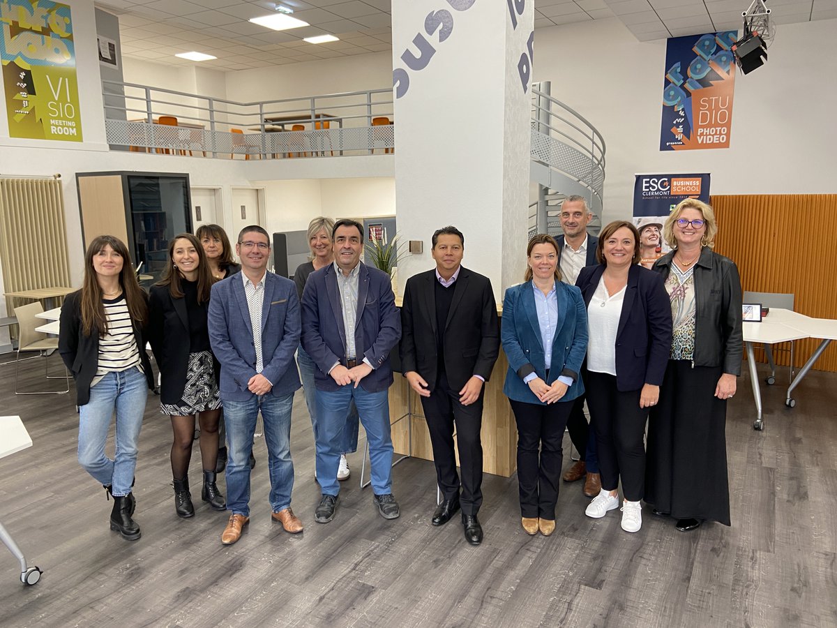 #Partenariat 🤝🏼 | Nous sommes fiers d'annoncer la signature d'une convention de partenariat avec <a href="/BouyguesBat_SE/">Bouygues Bâtiment SE</a>. L'objectif : renforce notre ancrage territorial et permettre à Bouygues Batiment Sud-Est d'élargir son vivier de talents en s’ouvrant à de nouveaux profils ! ✨