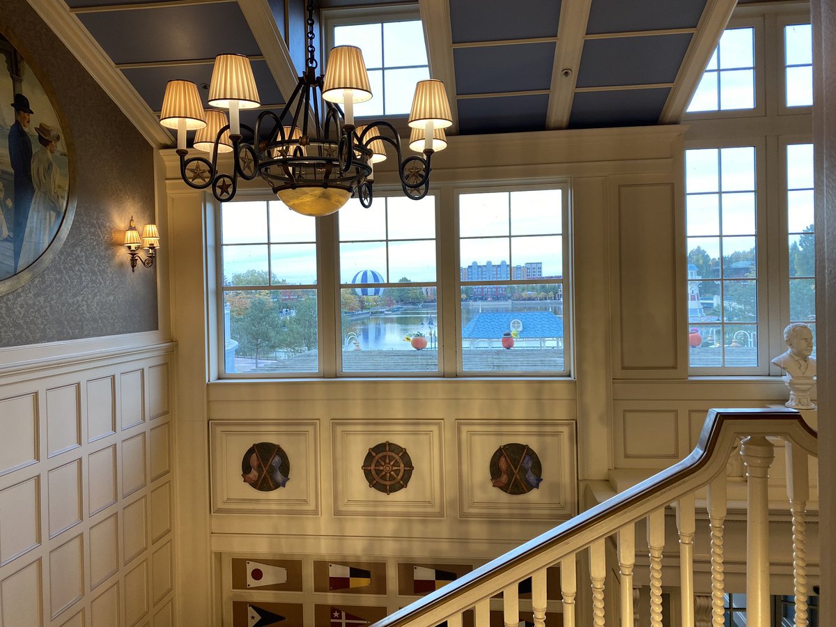 kim88bosch's tweet photo. Bye Bye DLP, Newport Bay Club 🎃 https://t.co/RC3PkYJOaA