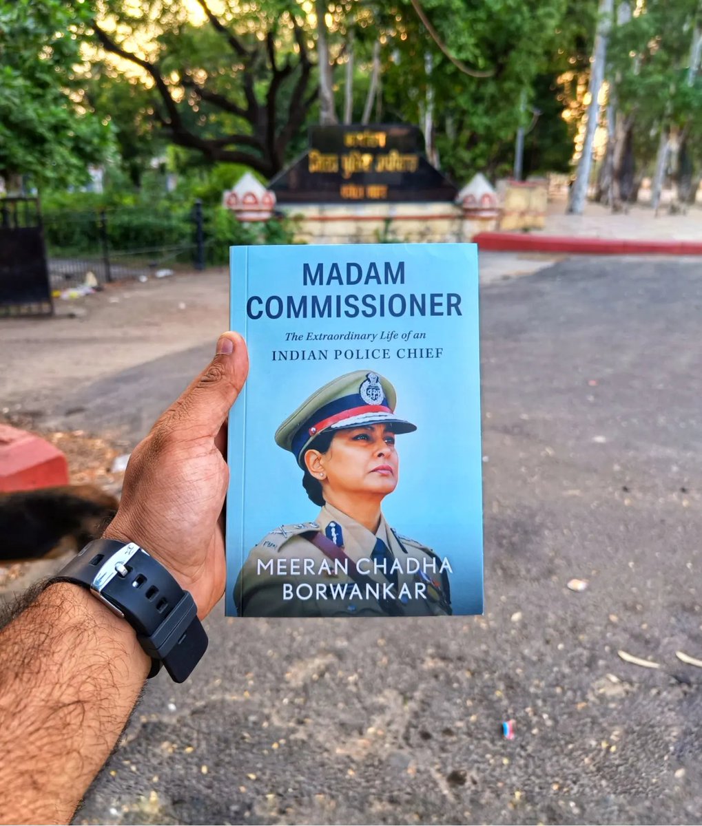 DiabolicalReads's tweet photo. Madam Commissioner is an transformational and inspiring read. A must read for the youngsters, especially those who are aspiring and aiming to join the Civil Services. 

https://t.co/trZsygIMcJ

#madamcommisioner #meerachadhaborwankar #memoirs #nonfiction https://t.co/UKEfKj7xDx