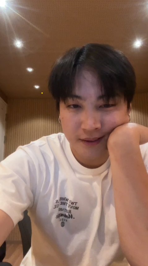 toonzsu's tweet photo. JAY​ B​ IG Live​🌴💚

#JAYB #jaeboem 
#제이비 @jaybnow_hr https://t.co/weRAu7paD6