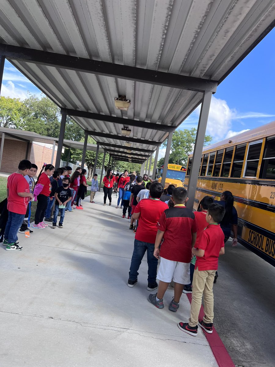 Bus Safety Week is here! Please remember be EXTRA CAREFUL when you see the red 🛑flashing lights on School Bus!