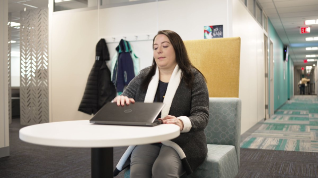 Katdoane's tweet photo. Hands-on experience, technical skills and exposure to #techcareers at Travelers. That's what you will get as a member of the Engineer Development Program. Looking for ways to grow your career in technology? View our openings and apply! #TRVEmployee https://t.co/T2Eeg4iUAA https://t.co/4HVBlH8ek0