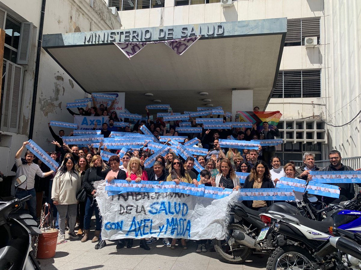 robertoamette's tweet photo. #TrabajadorxsDeLaSaludConAxelYMassa #YoDefiendoLaSaludPublica #TENEMOSPRESIDENTE 
 
@kicillofok en twitter e instagram
@sergiomassa en twitter y @sergiomassaok en instagram https://t.co/GJ9WRWXZq5