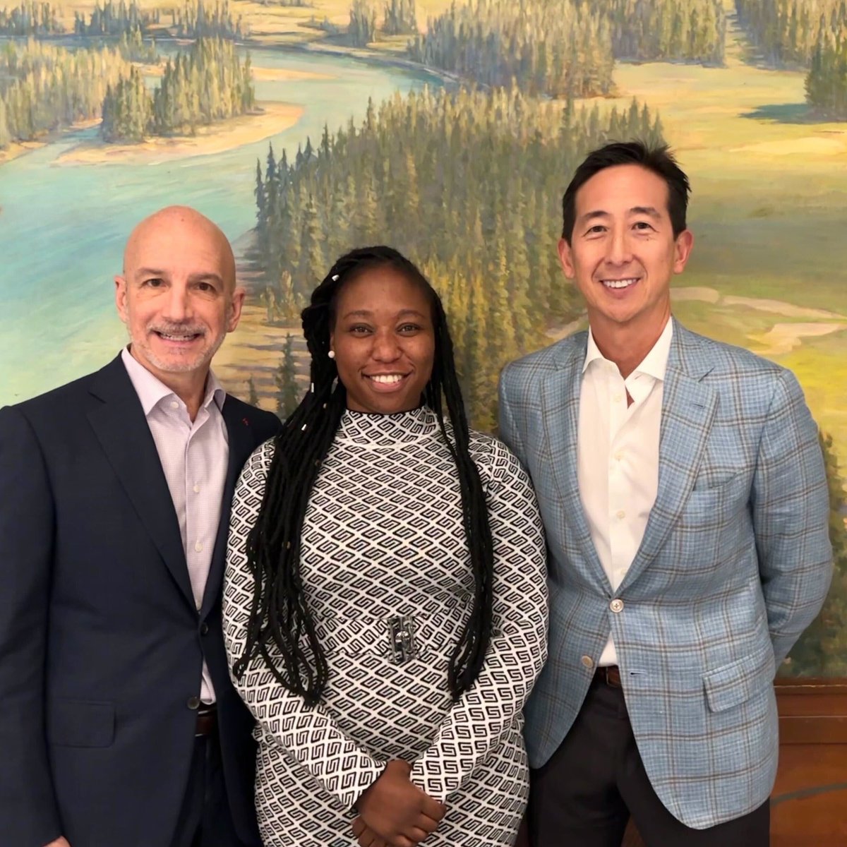 ReSurge's tweet photo. π Congratulations to Dr. Tinga Nyoni, winner of the Kozin Fellowship from @handsociety at #ASSH23 πThe Kozin fellowship will empower Tinga to learn reconstructive hand and limb techniques in North America, which she can then apply to support her community in Zimbabwe πΏπΌ https://t.co/6tGhW5HmYR