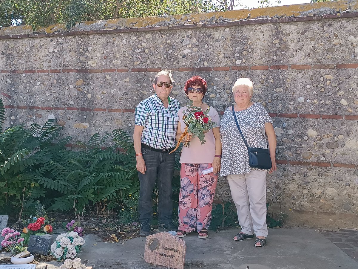 jolival65's tweet photo. @saumellolga: “La nostra família ha pogut tancar una ferida oberta durant molts anys […] Ha estat molt emotiu, sobretot pel meu pare i la meva tieta, testimonis directes del patiment dla seva mare pel germà desaparegut”.
ANTONI MANUEL TORRENTS, 17 a., mort a Perpinyà (6/6/1939). https://t.co/ze6hpz1tE4