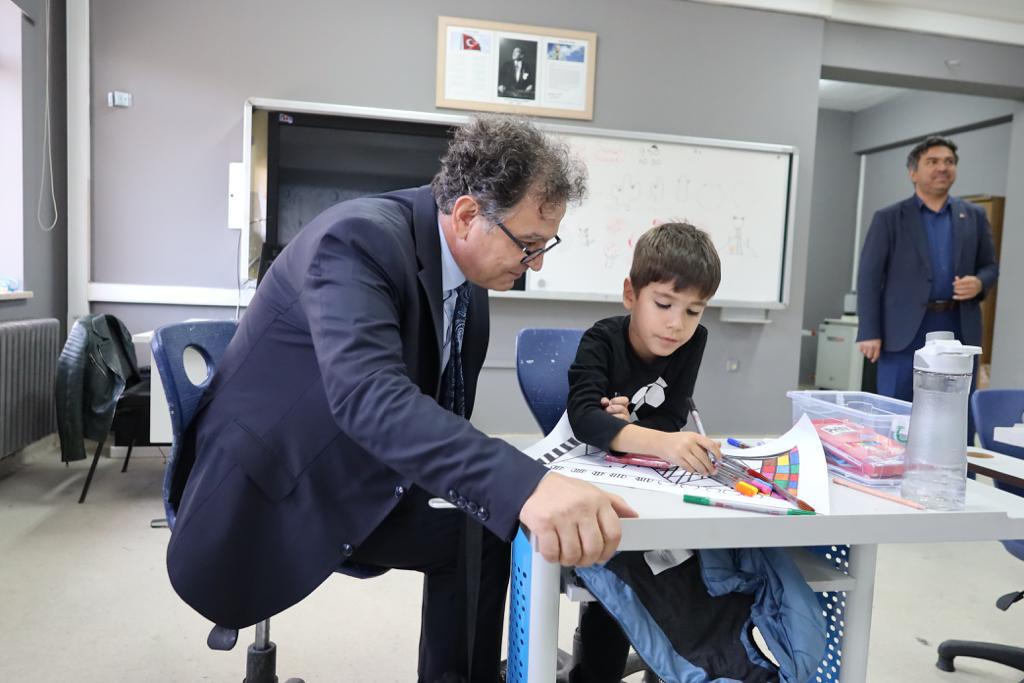 📢 Genel Müdürümüz Sayın Doç. Dr. Mustafa OTRAR,  Gölbaşı Bilim ve Sanat Merkezi'ni ziyaret etti. 
💻📰💐

📍 Ankara

📌🪩🔗 meb.ai/cynvqv

<a href="/tcmeb/">Millî Eğitim Bakanlığı</a> 
<a href="/Yusuf__Tekin/">Yusuf Tekin</a> 
#MustafaOtrar