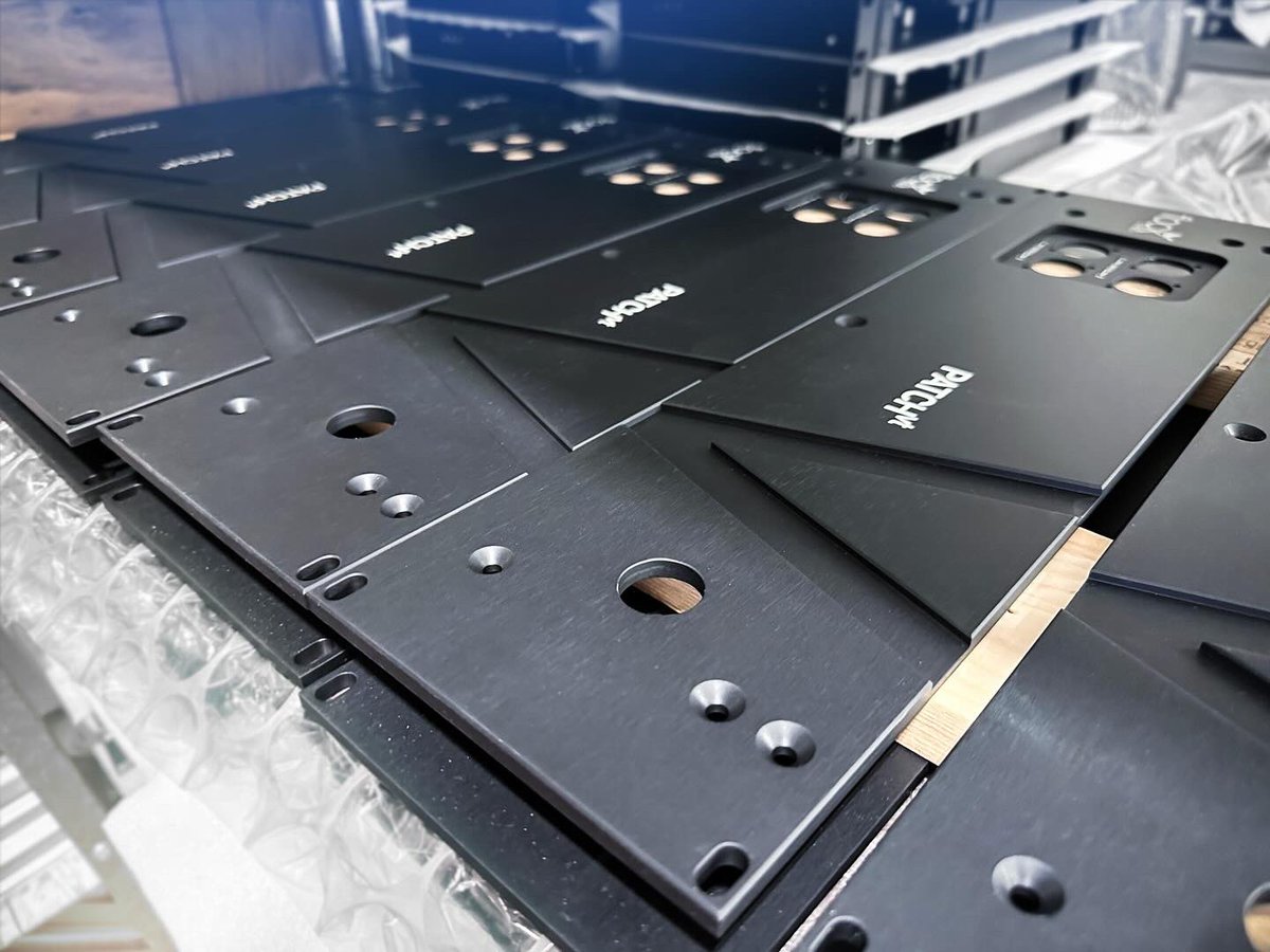 FlockAudio's tweet image. 🔍 Some Behind the Scenes action of Production of our newly TEC Awards Nominated “ PATCH VT “ Model. 128 Channels (64 In x 64 Out) of pure digitally controlled, 100% analog routing power! - flockaudio.com/patchvt to learn more! 
- - -
#flockaudio #flockaudiopatch #patchsystem