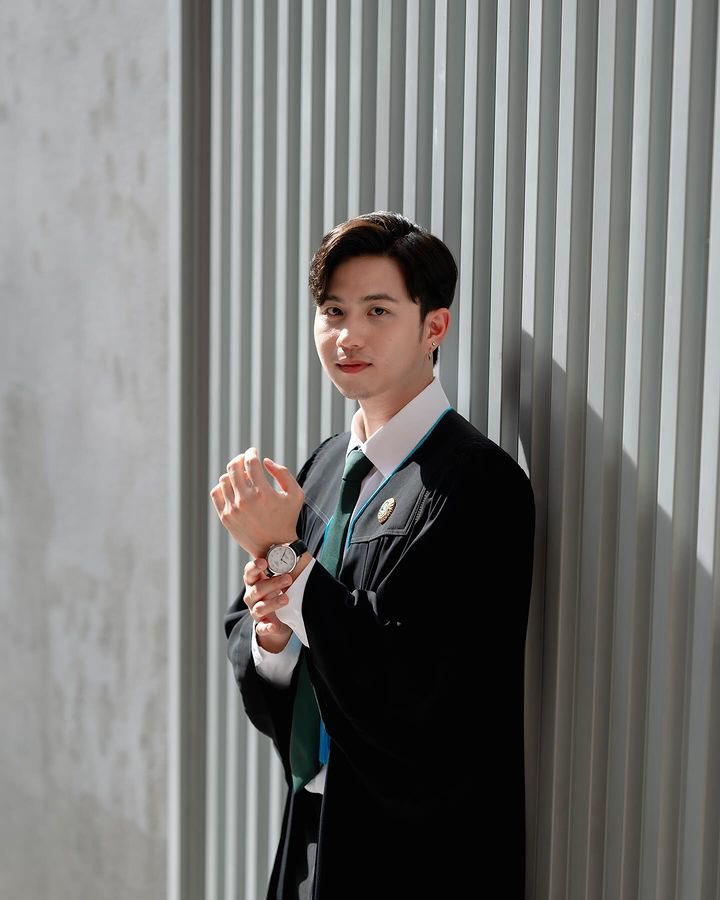 kusexyboy's tweet photo. “มีใจให้พี่บัณฑิตคงไม่ผิดหรอกมั้ง”
💚🧑🏻‍🎓🎊 #congratulations 
-พีท
IG : pete_sirapob 
#บริหารธุรกิจ #บัณฑิต #KU79 #KUSEXYBOY 
#บัณฑิตหล่อบอกต่อด้วย https://t.co/BByjIWnZiW