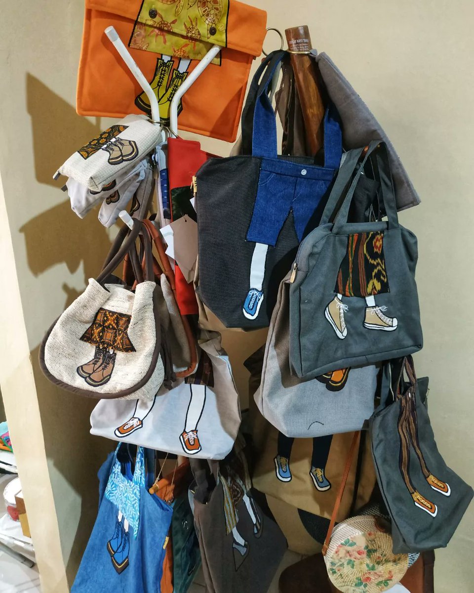 Yang suka ke Grand Indonesia lantai 3 familiar sama tas kaki buatan Mutiara Craft (MC) ini? #MadeInBekasi