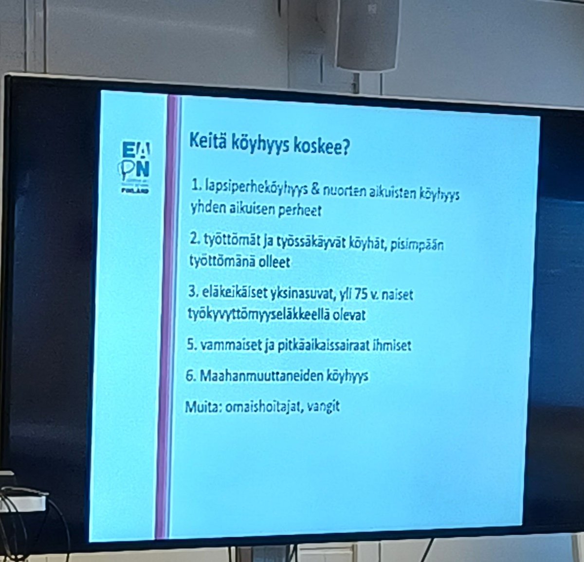 rets_asiamies's tweet photo. #Köyhyys koskettaa myös vankeusrangaistusta suorittavia. Köyhyysvahdin julkistamistilaisuudessa  @ErjaSaarinen @EAPN_Fin #vangit https://t.co/CFHn0k4Txn