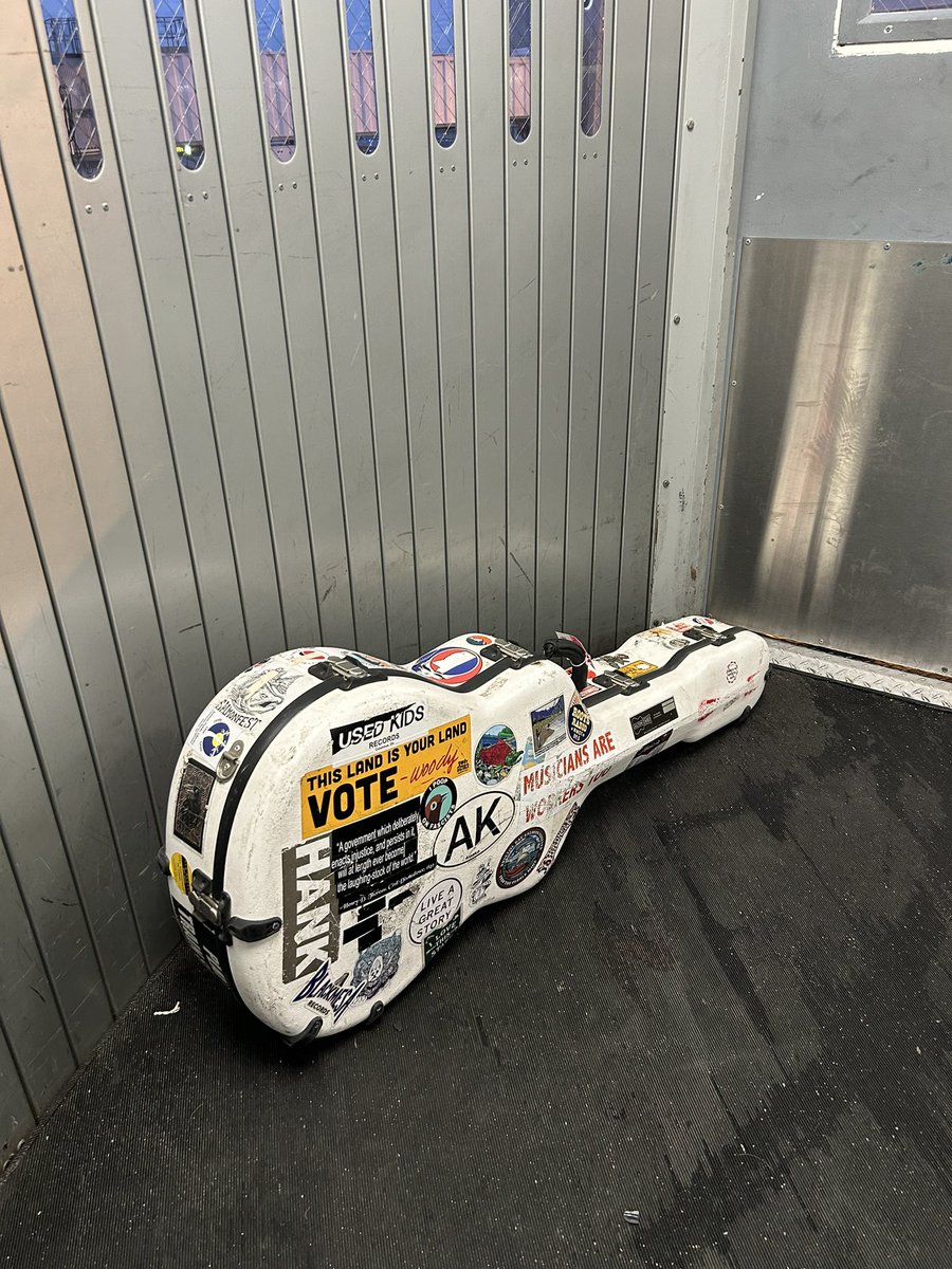 Tim Easton tweet media