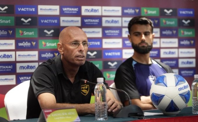 👏🙌 Absolutely! Stephen Constantine's impact on Pakistani football is truly remarkable. The historic progress is a testament to his coaching prowess. 🇵🇰⚽🇮🇳 #StephenConstantine #FootballProgress #HistoryMade