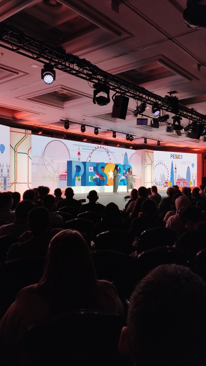 productexpertr's tweet photo. @GooglePEProgram da harika bir açılış seromonisi ile başlıyoruz.  #PESummit23 
#TurkishPESteam https://t.co/FIFlNbEl9v