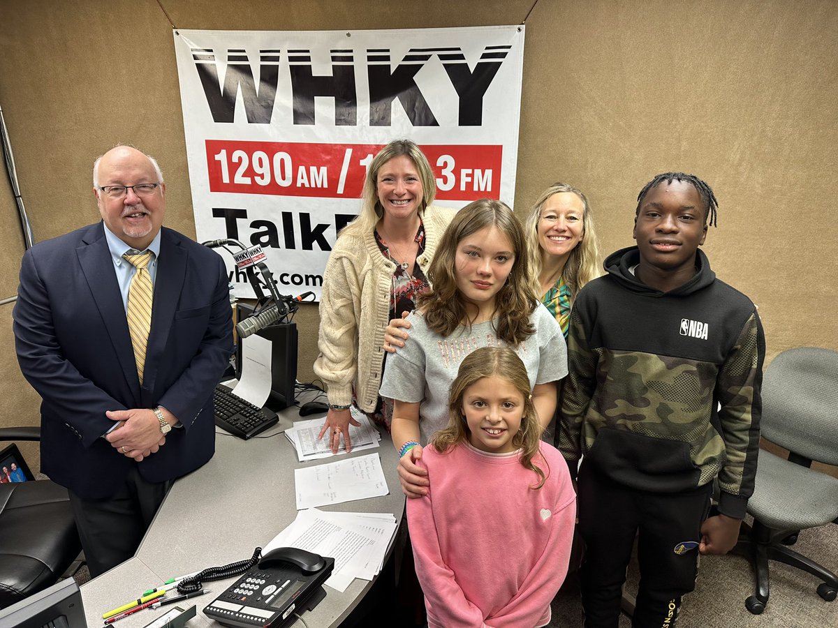 hickoryschools's tweet photo. Did you miss our school counselors & students discussing Unity Day and Bullying Prevention on First Talk with Hal Row this morning? 🎙️ Listen on-demand at https://t.co/MKlmT4DdxE! #UnityDay #BullyingPrevention #FirstTalk #Education https://t.co/OyxfEdJBAx