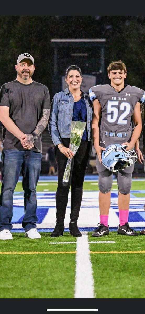 JakeHeitman1's tweet image. Senior night on Friday - thank you to my parents for everything you’ve done to get me here. A PAT from the game. @TheChrisRubio @Americanfbcamp @Pete_Lembo @CoachSBeamer @GamecockFB @GCockRecruiting #TSUS #CCN #longsnapper @TheBigSpur247 @LowcoSports @HighSchoolBlitz @C_Schmitz