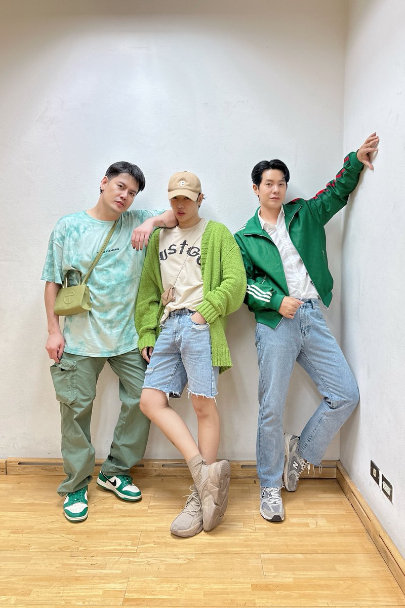 Palit_Official's tweet photo. :) วันนี้สีเขียว 🌱 @peckpalit #PeckPaLitChoke #เป๊กผลิตโชค

#เป๊กอ๊อฟไอซ์
#PeckAofIce
#PeckAofIceInFriendnityConcert https://t.co/YnPYG4UWPp