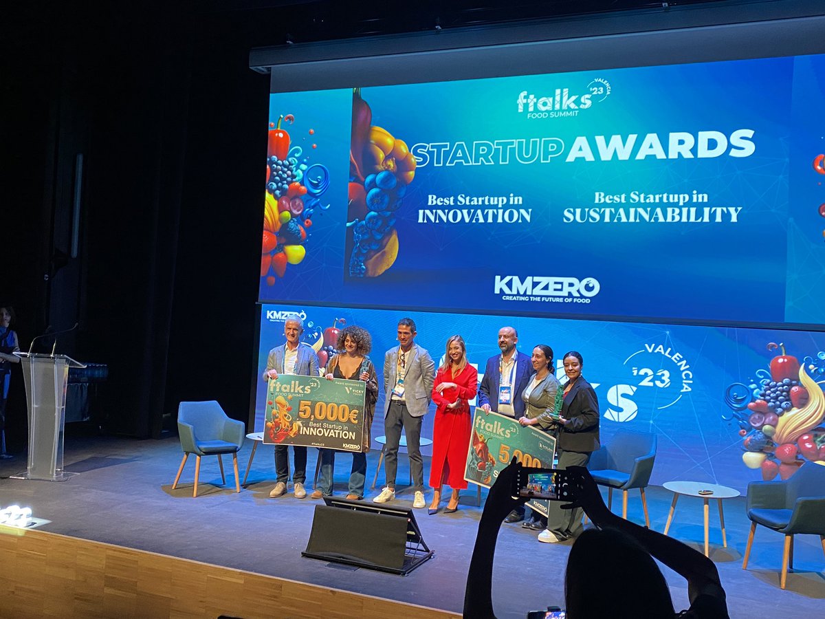 RevistaAlimenta's tweet image. 🏆 Conocemos a las Startups ganadoras de los FTalks Food Summit Startup Awards 

- Best startup in Sustainability: Spread Sensations 
- Best startup in Innovation: Levpro bioscience 

El premio ha sido creado con redes recuperadas del mar de la mano de #GravityWave
