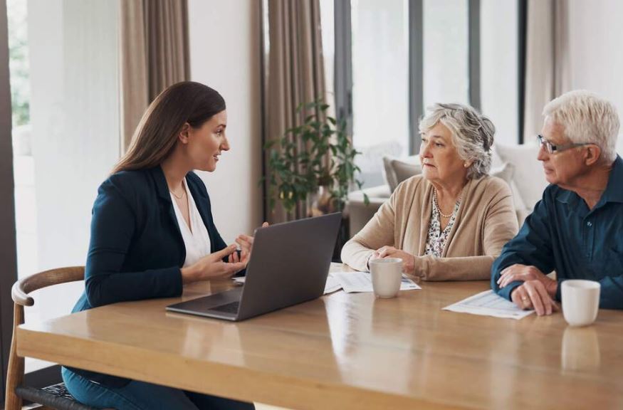 TeamFESA's tweet image. How Much Does a $1 Million Annuity Pay Annually?

Think about what you could receive from a $1 million annuity as you plan for retirement.

money.usnews.com/money/retireme…

#FESA #USNews #Annuity  #TSP #Benefits #Medicare #USPS #SocialSecurity #Retirement #BenefitsAnalysis