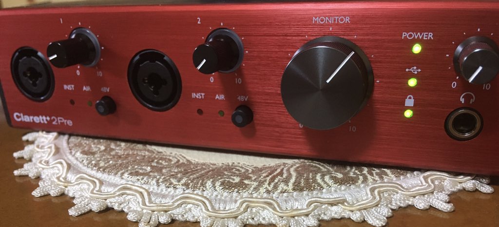 ElesaghkiEle's tweet photo. ここ一年くらいForcusriteのClarett+ 2Preで録音したり音を聴いてます⚡️ 個人的に大好きな音で、特に高域の感じが録り音も聴き音も好みなんですね🎧
導入してから自分の声がより一層好きになりました!
@FocusriteJP
#forcusrite #clarett https://t.co/FAGjs6WlcM