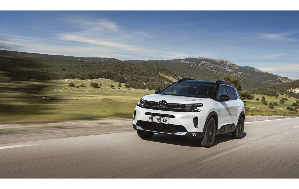 AutomotorSL's tweet photo. En la recta final del año, Citroën en el podio del mercado de vehículos eléctricos, que agrupa tanto a turismos como a vehículos comerciales. 

¡Avanzamos hacia un futuro más sostenible! 🌿🚗 https://t.co/Ay7YCTrZPX