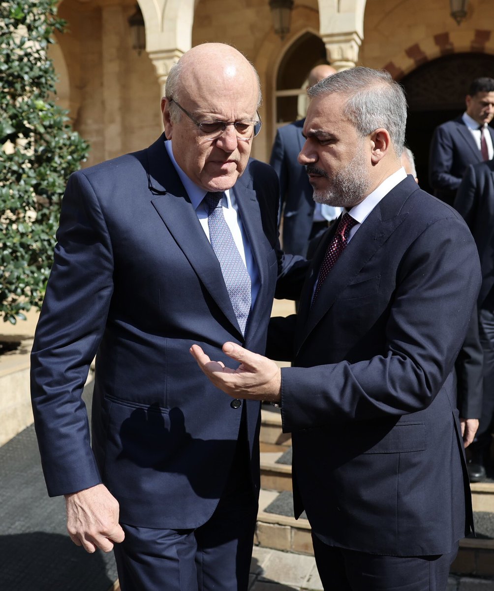 Minister of Foreign Affairs @HakanFidan met with Najib Mikati, Prime Minister of #Lebanon, in #Beirut.🇹🇷🇱🇧