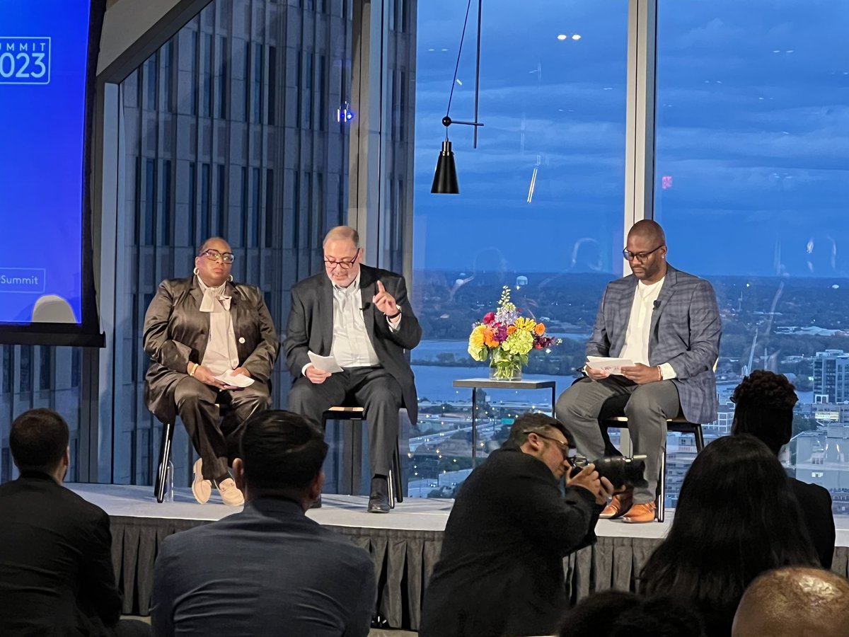 AshleyAPutnam's tweet photo. Event 1 of 4 in my “Week of Workforce” here in Philly: Kicking off #ProjectUpSummit @comcast with @MikeOBImagines @DAFrizzG and Rev. Cortes @esperanza_us
Great to see some awesome colleagues there who I will be hanging out with later this week. @ErinnTWright @nikkipump https://t.co/mHUSBKei9z